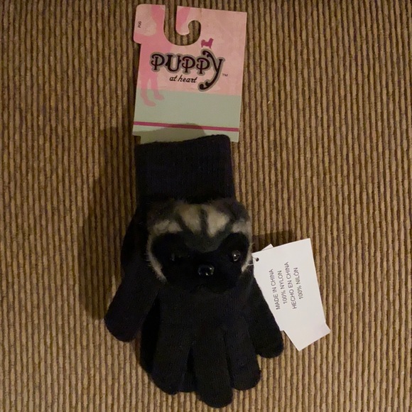 Puppy at Heart “PUG” Child’s mittens NEW - Picture 2 of 11